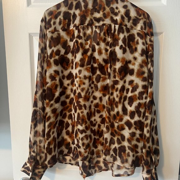 Jones New York Brown Leopard Print Sheer Long-Sleeve Button-Up Blouse! - Picture 4 of 6
